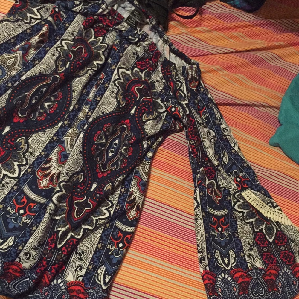 Bell bottom sleeved dress